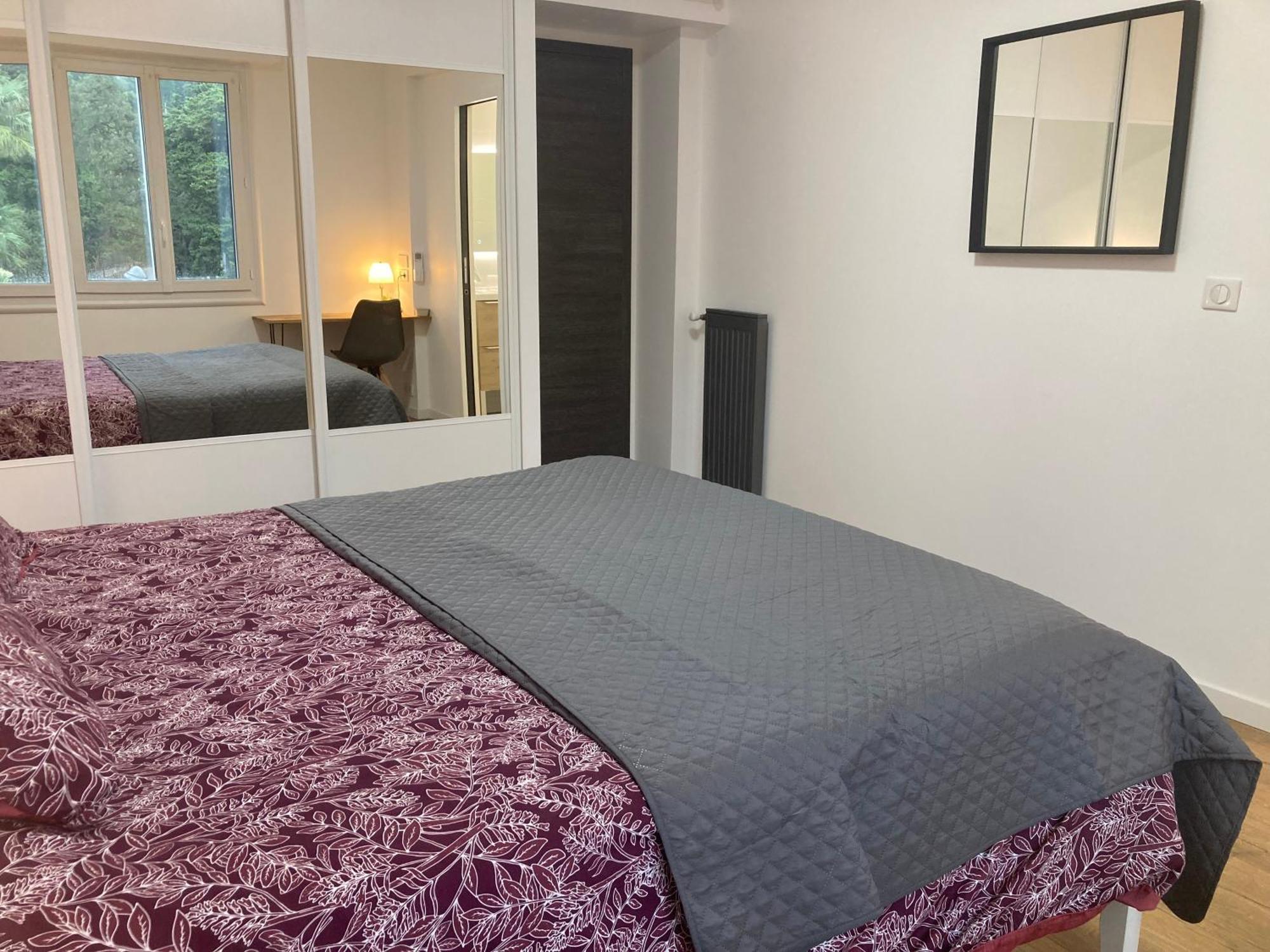 Chambre Parentale , Salle De Bain Privee, Acces Plages & Vue Mer Du Salon Dans Appartement Partage Chez L'Habitant ,, Master Bedroom, Private Bathroom, Beach Access & Sea View Cannes Exteriér fotografie